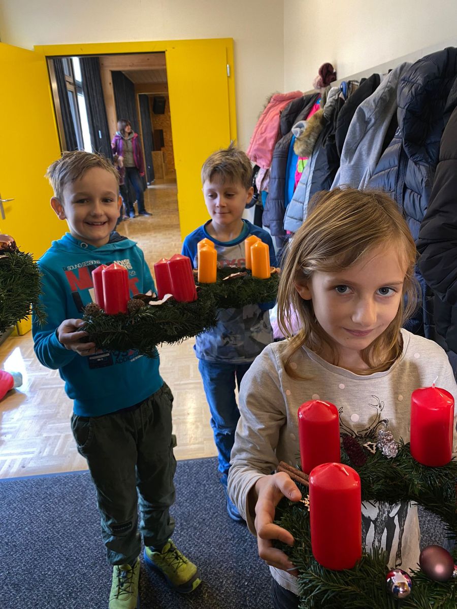 Adventskränze verzieren 2022